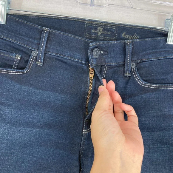 7 For All Mankind Dark Wash Kaylie Flare Jeans Size 27 - Picture 4 of 10